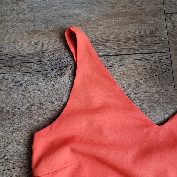 BANANA REPUBLIC| Light Coral Sleeveless V neck Top - Picture 6 of 9